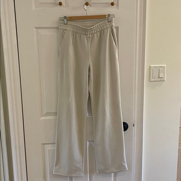 Lululemon Softstreme High-Rise Pant - Picture 5 of 8